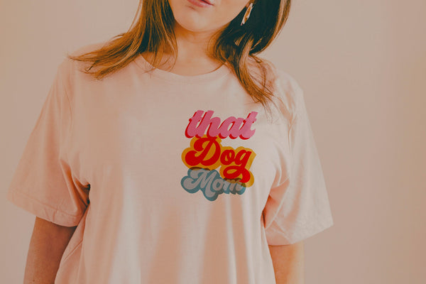 That Dog Mom Retro Typography Unisex T-Shirt - Peach